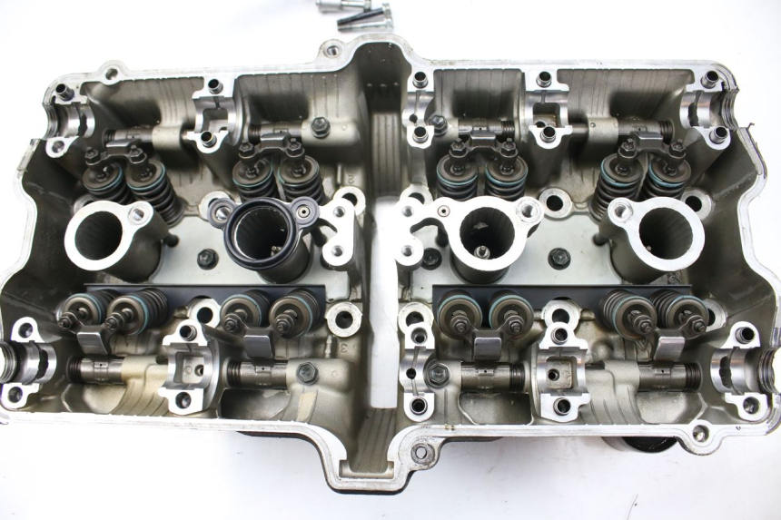 photo de CYLINDER HEAD SUZUKI GSF S BANDIT 600 (2000 - 2004)