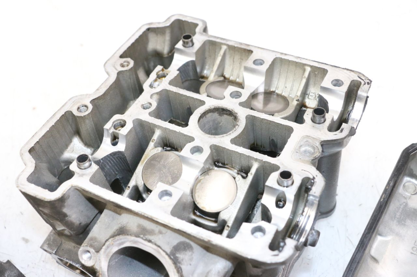 photo de CYLINDER HEAD SUZUKI SV S 650 (1999 - 2002)