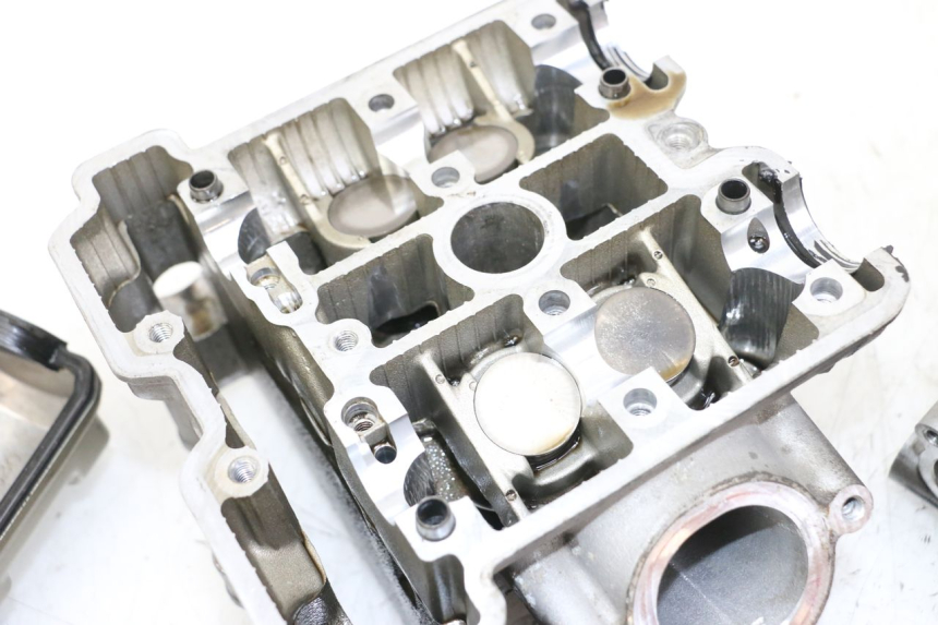 photo de CYLINDER HEAD SUZUKI SV S 650 (1999 - 2002)