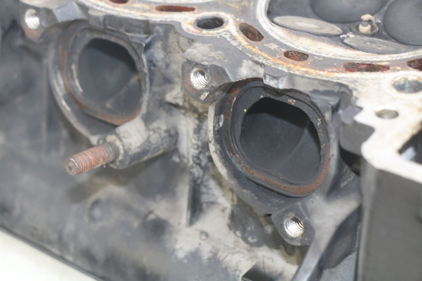 photo de CYLINDER HEAD TRIUMPH SPRINT ST 955 (1999 - 2001)