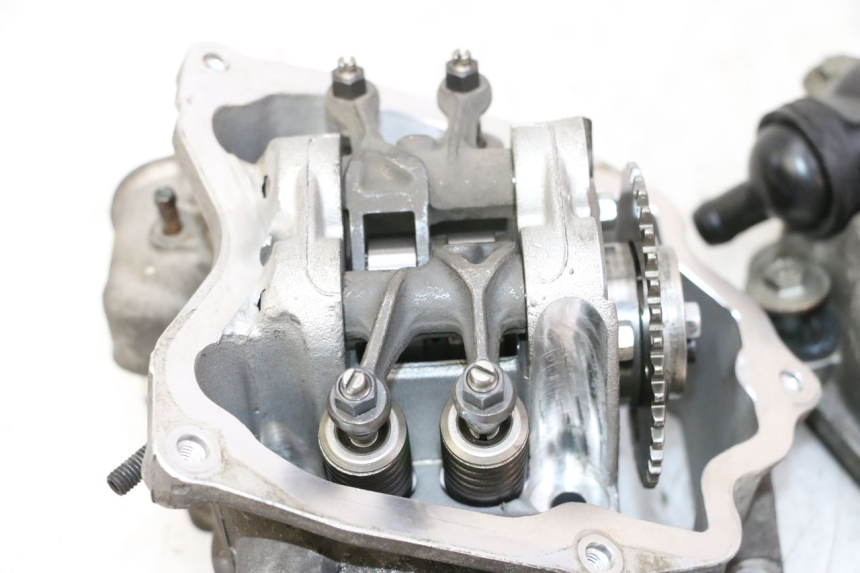 photo de CYLINDER HEAD PIAGGIO XEVO - X EVO 125 (2007 - 2016)