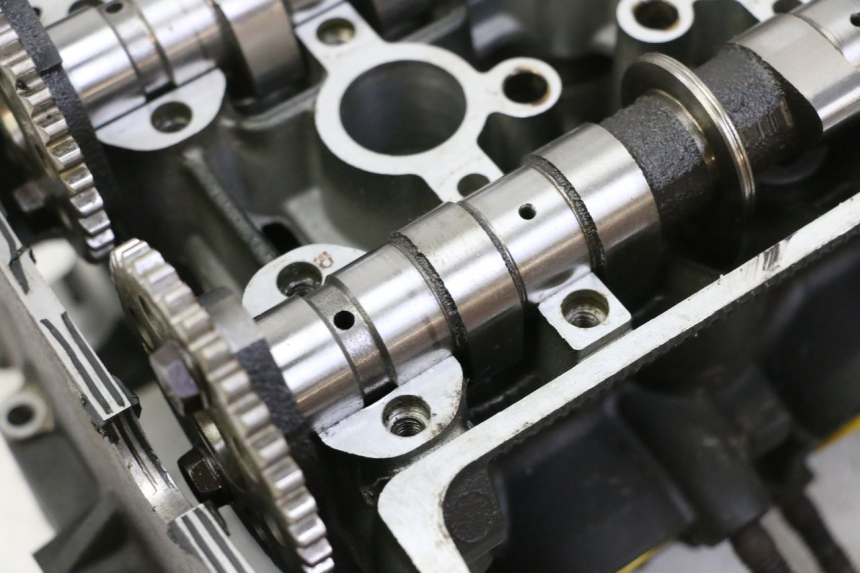 photo de CYLINDER HEAD YAMAHA XJ6 600 (2008 - 2016)