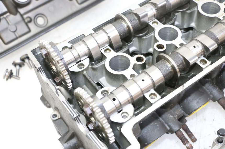 photo de CYLINDER HEAD YAMAHA XJ6 600 (2008 - 2016)