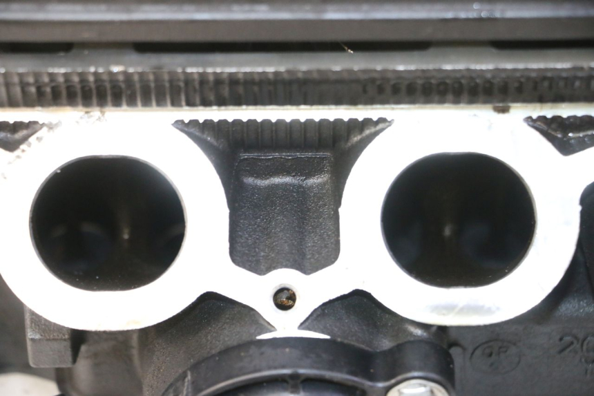 photo de CYLINDER HEAD YAMAHA XJ6 600 (2008 - 2016)