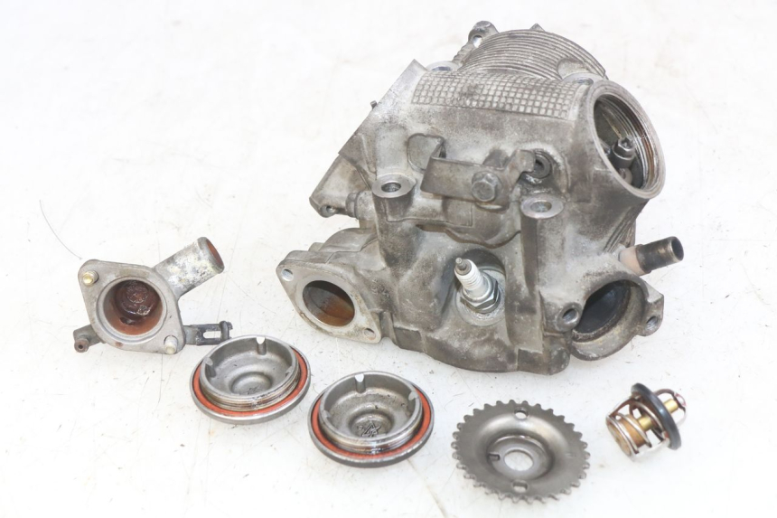 photo de CYLINDER HEAD YAMAHA YP MAJESTY 125 (1998 - 2001)