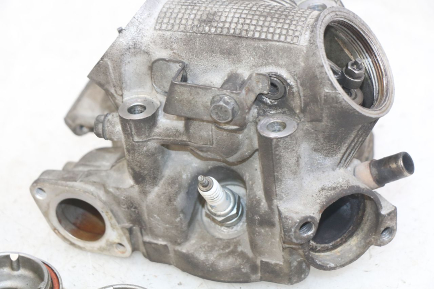photo de CYLINDER HEAD YAMAHA YP MAJESTY 125 (1998 - 2001)