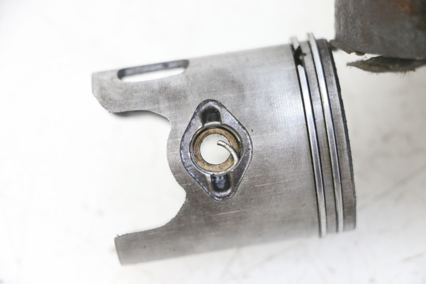 photo de CYLINDER PISTON MBK BOOSTER SPIRIT NAKED 50 (2004 - 2017)