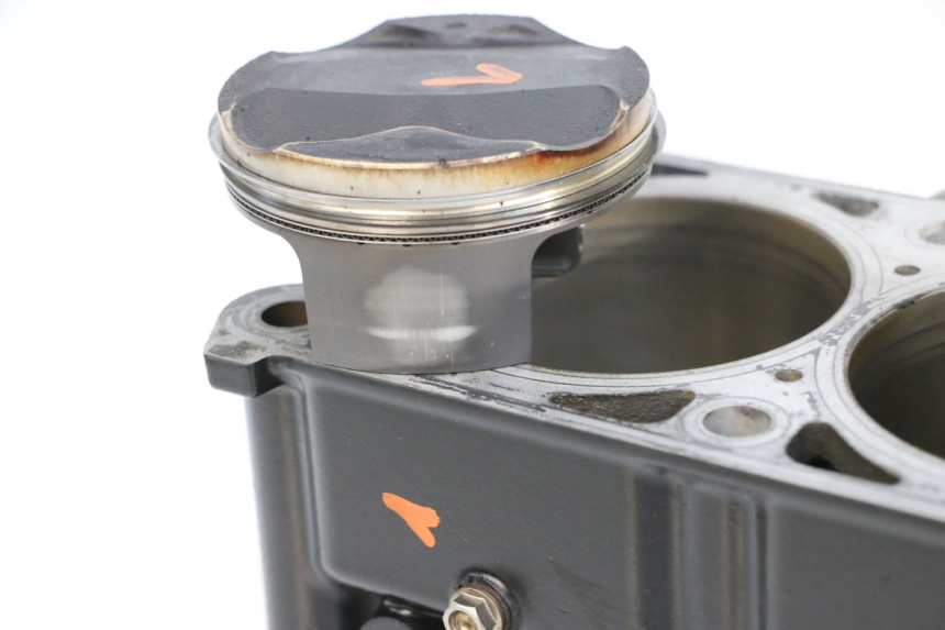 photo de CYLINDER BARREL PISTON MV AGUSTA BRUTALE R WALLY 910 (2008 - 2008) - Fixing points details