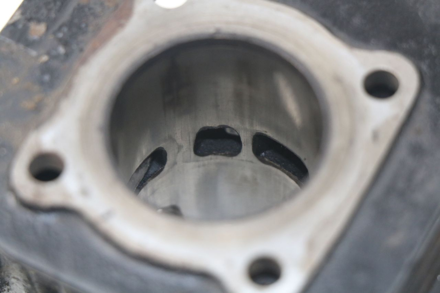 photo de CYLINDER PISTON YAMAHA BW'S 50 (1999 - 2003) - Fixing points details