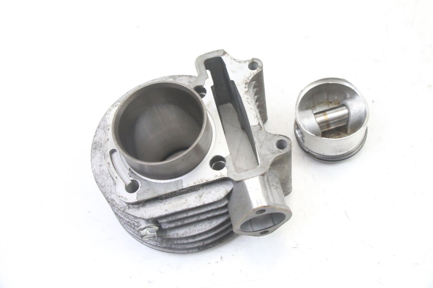 photo de CYLINDER BARREL PISTON DAELIM BESBI 125 (2007 - 2008)