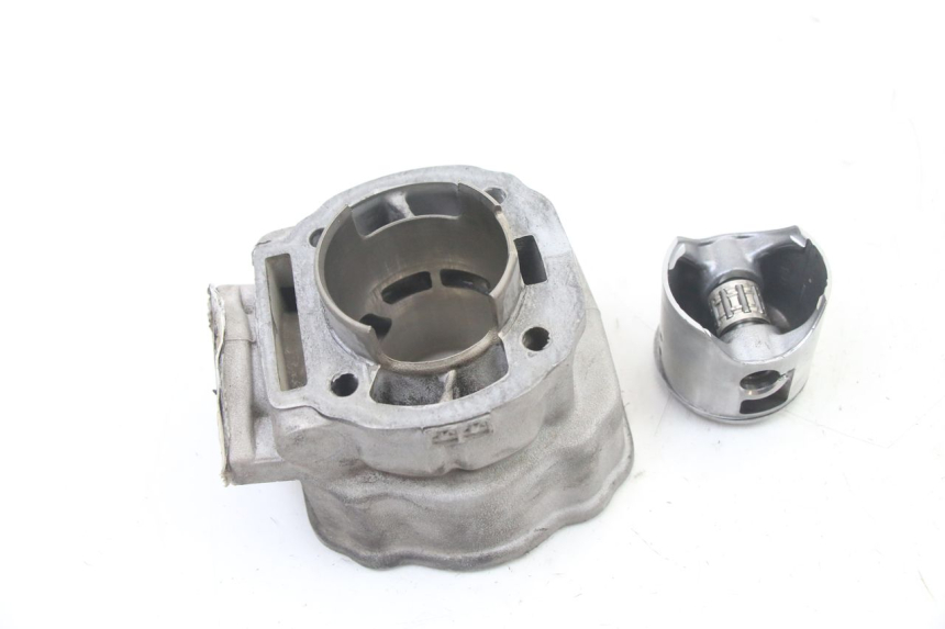 photo de CYLINDER BARREL PISTON DERBI SENDA SM DRD X-TREME 50 (2011 - 2017)