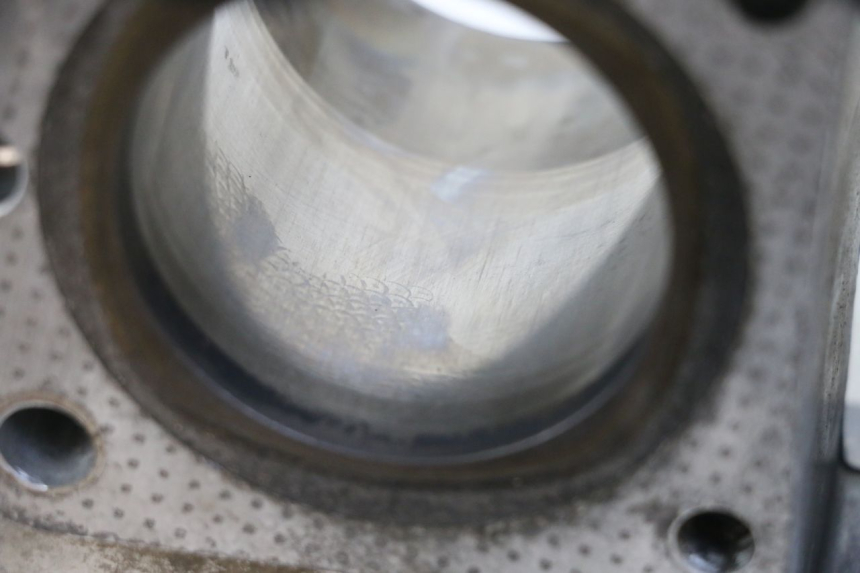 photo de CYLINDER BARREL PISTON SUZUKI GSX E 250 (1982 - 1983)