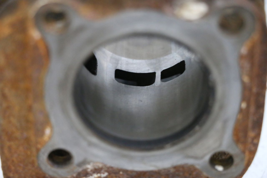 photo de CYLINDER BARREL PISTON YAMAHA NEO'S NEOS 2T 50 (1998 - 2007) - Fixing points details