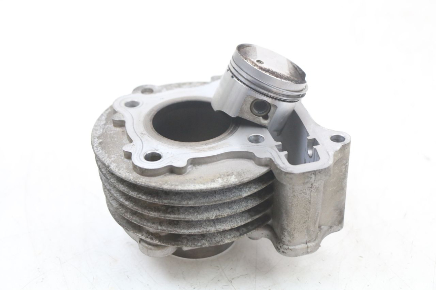 photo de CYLINDER BARREL PISTON PEUGEOT KISBEE 4T 50 (2010 - 2017)