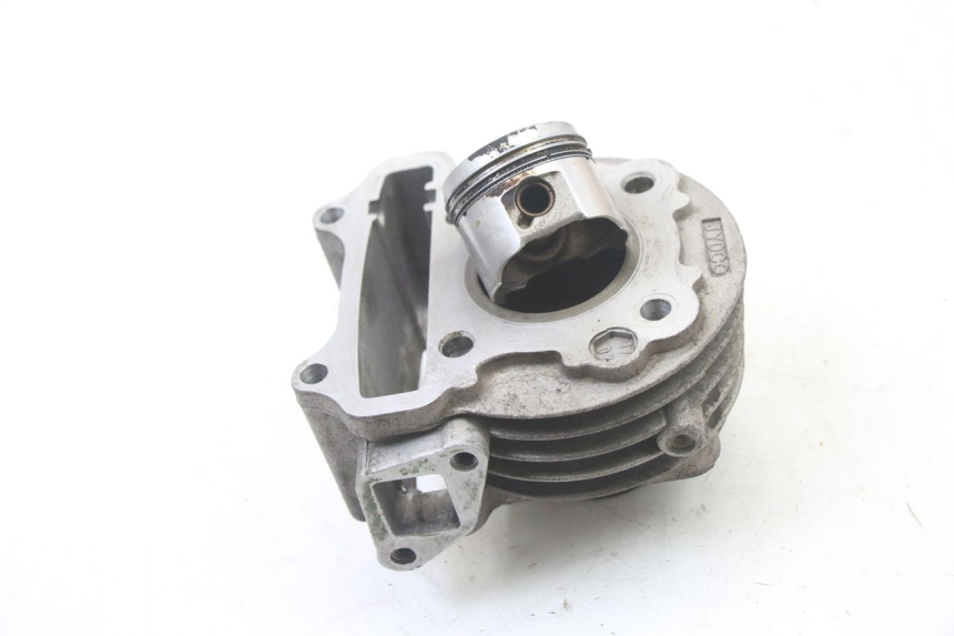 photo de CYLINDER BARREL PISTON PEUGEOT KISBEE 4T 50 (2010 - 2017)