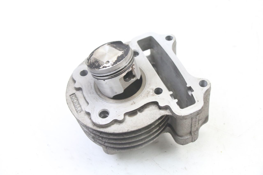 photo de CYLINDER BARREL PISTON PEUGEOT KISBEE 4T 50 (2010 - 2017)