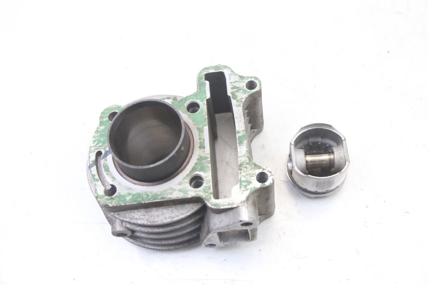 photo de CYLINDER BARREL PISTON PEUGEOT KISBEE 4T 50 (2010 - 2017)
