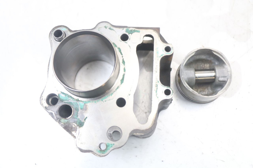 photo de CYLINDER PISTON PEUGEOT SATELIS 125 (2006 - 2009)