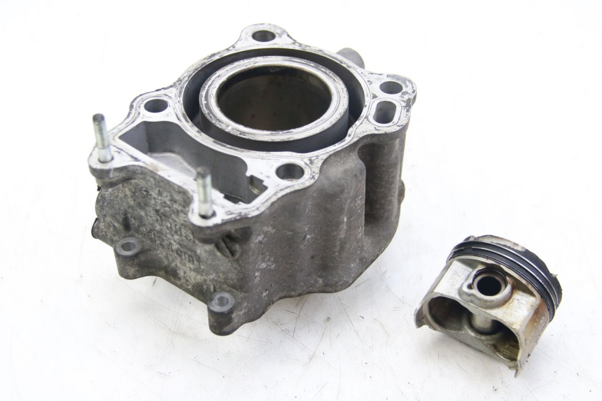 photo de CYLINDER PISTON SUZUKI BURGMAN 125 (2007 - 2014)