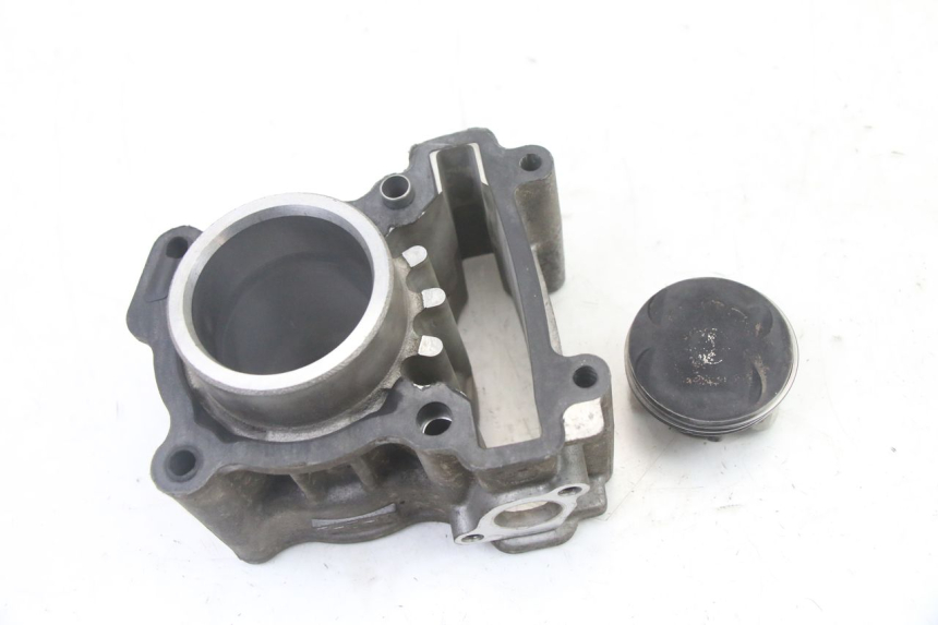 photo de CYLINDER BARREL PISTON YAMAHA X-MAX XMAX 125 (2010 - 2014)