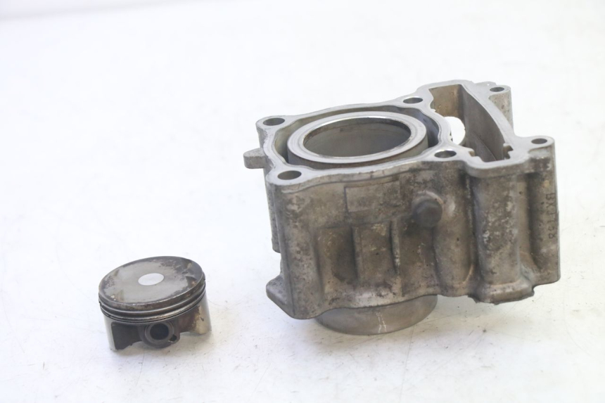 photo de CYLINDER BARREL PISTON YAMAHA X-MAX XMAX 125 (2010 - 2014)