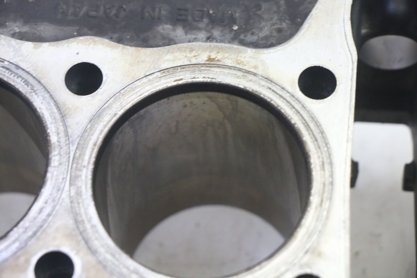 photo de CYLINDER BARREL PISTON KAWASAKI ZR 7 750 (1999 - 2001) - Distinctive features