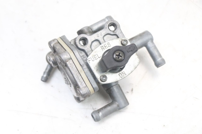 photo de FUEL TANK VALVE SUZUKI GS F 500 (2004 - 2007)