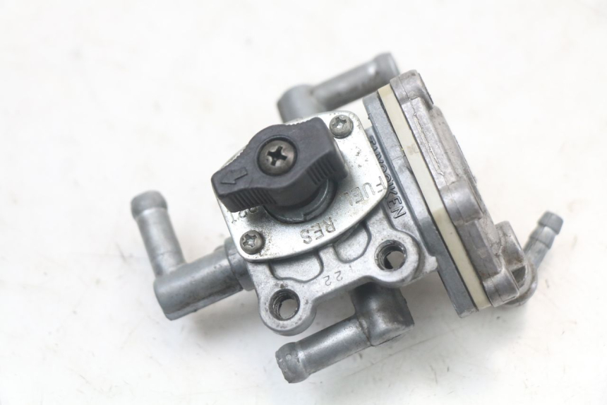 photo de FUEL TANK VALVE SUZUKI GS F 500 (2004 - 2007)