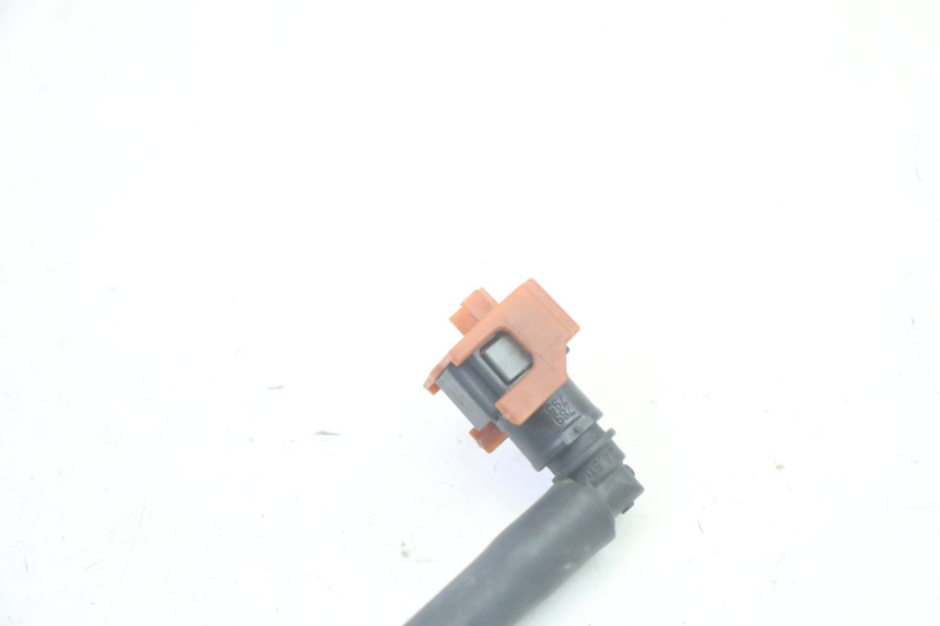 photo de INJECTOR HOSE YAMAHA FJR ABS 1300 (2006 - 2012) - Technical close-up