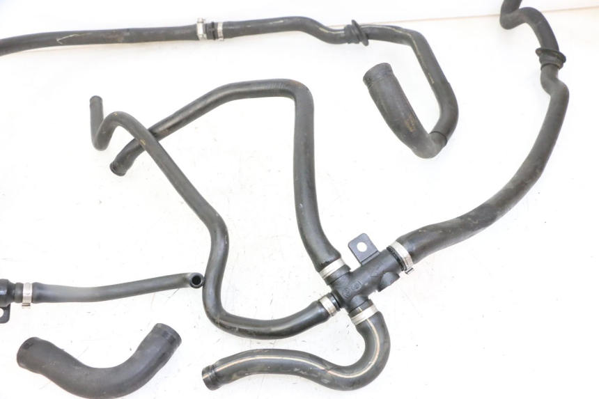 photo de RADIATOR HOSE PIAGGIO VESPA GRANTURISMO 200 (2004 - 2005)