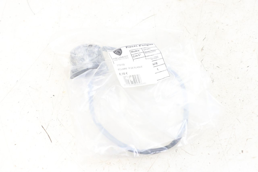 photo de LICENSE PLATE LIGHT PEUGEOT KISBEE 4T 50 (2018 - 2022)