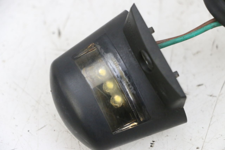 photo de NUMBER PLATE LIGHTING PEUGEOT SPEEDFIGHT 4 4T EFI 50 (2021 - 2025) - Alternative perspective