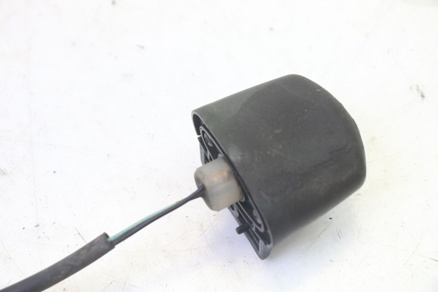 photo de LICENSE PLATE LIGHT YAMAHA YP MAJESTY 125 (2007 - 2010)