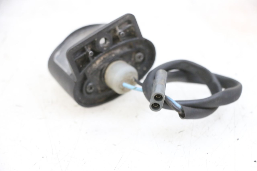 photo de NUMBER PLATE LIGHTING YAMAHA YP MAJESTY 125 (2002 - 2006) - Zoom on usage condition