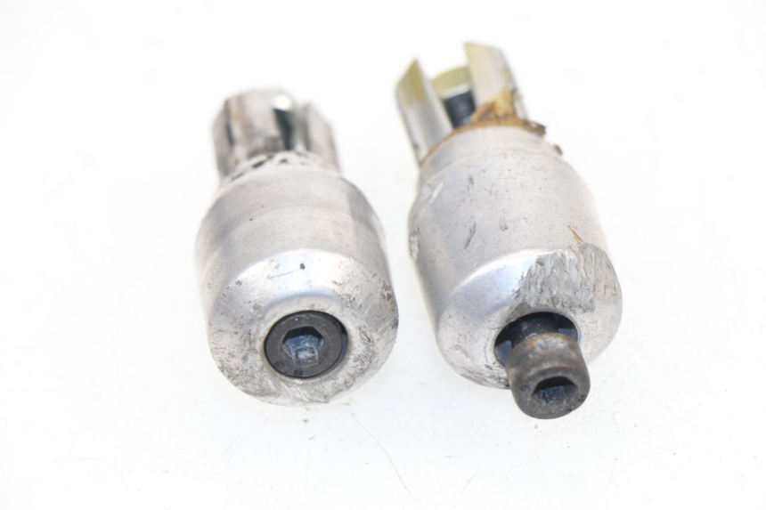 photo de HANDLEBAR ENDS PEUGEOT ELYSEO 125 (1999 - 2004)