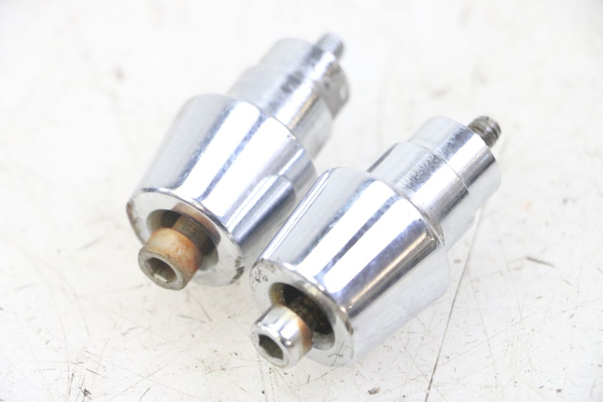photo de HANDLEBAR ENDS PEUGEOT SATELIS 125 (2013 - 2018)