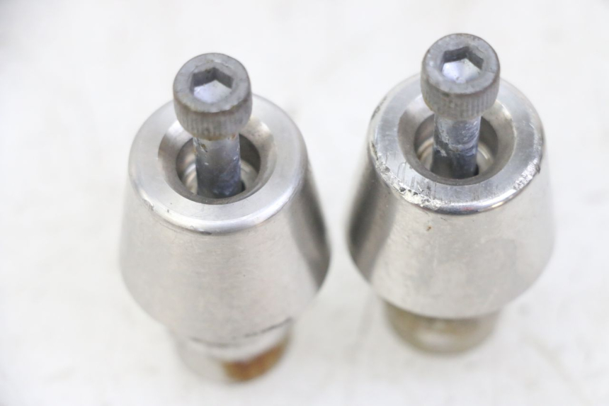 photo de HANDLEBAR ENDS PEUGEOT SATELIS 125 (2013 - 2018)