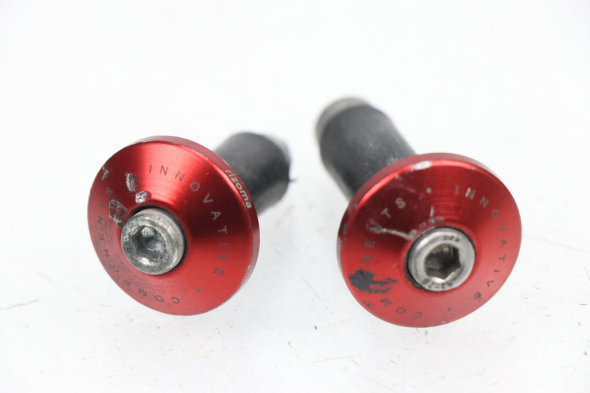 photo de HANDLEBAR ENDS TRIUMPH STREET TRIPLE 675 (2007 - 2012)
