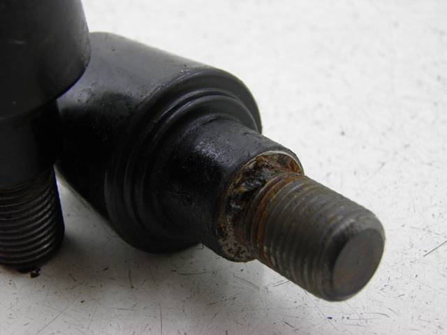 photo de HANDLEBAR ENDS YAMAHA TDM 900 (2004 - 2006) - Technical close-up