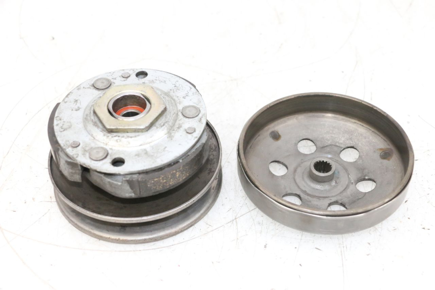 photo de CLUTCH MBK BOOSTER SPIRIT NAKED 50 (2004 - 2017) - Fixing points details