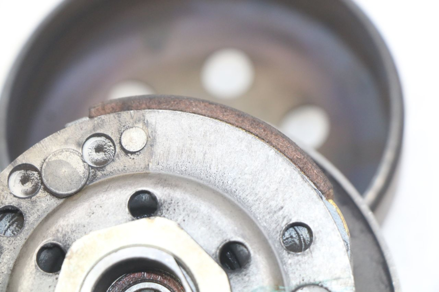 photo de CLUTCH PEUGEOT KISBEE 4T 50 (2010 - 2017)