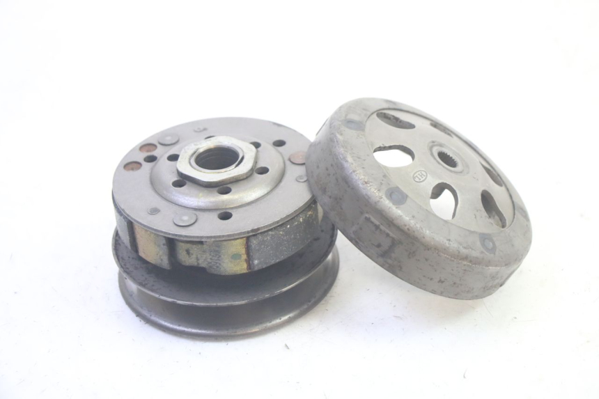 photo de CLUTCH PEUGEOT KISBEE 4T 50 (2010 - 2017) - Main view