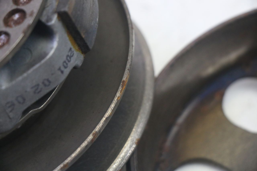 photo de CLUTCH PEUGEOT VIVACITY 100 (1999 - 2008) - Fixing points details