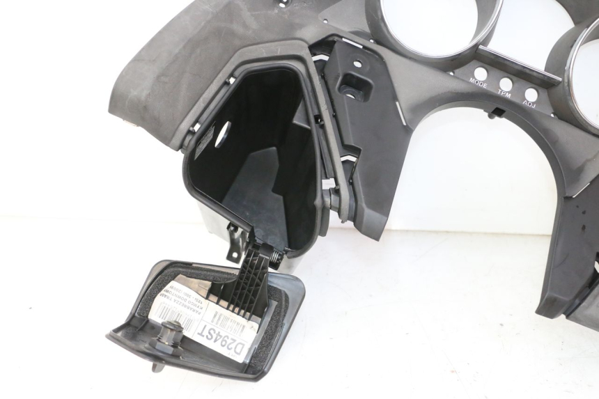 photo de SPEEDOMETER SURROUND KYMCO DINK STREET 125 (2009 - 2014)