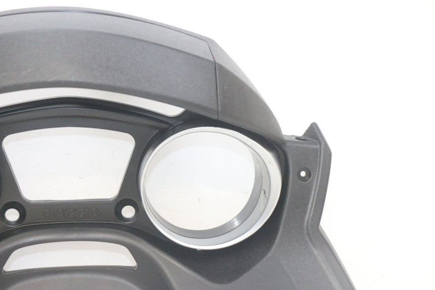 photo de SPEEDOMETER PANEL PIAGGIO MP3 HPE 300 (2019 - 2026) - Focus on structure