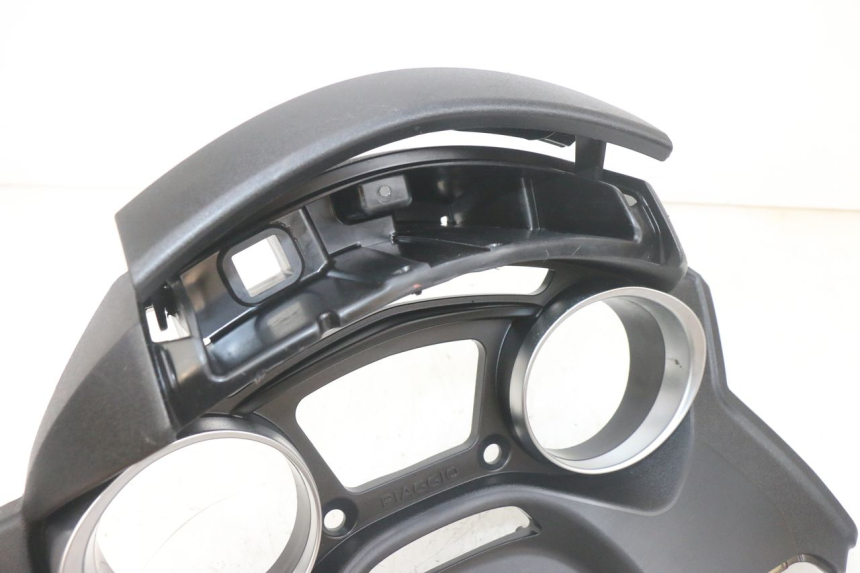 photo de SPEEDOMETER PANEL PIAGGIO MP3 HPE 300 (2019 - 2026) - Technical close-up
