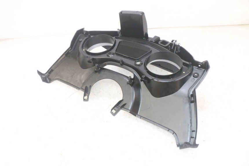 photo de SPEEDOMETER PANEL PIAGGIO MP3 HPE 300 (2019 - 2026) - Fixing points details