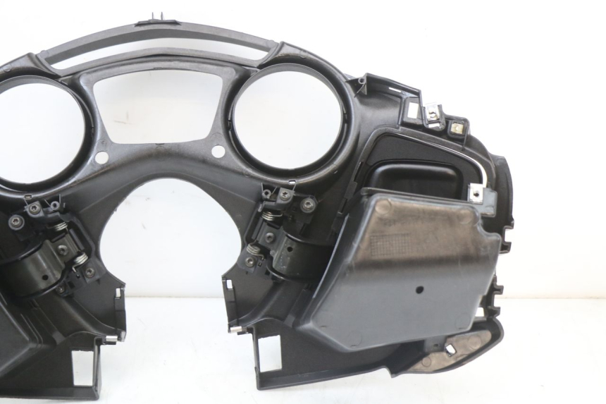 photo de SPEEDOMETER SURROUND PIAGGIO X10 125 (2012 - 2017)