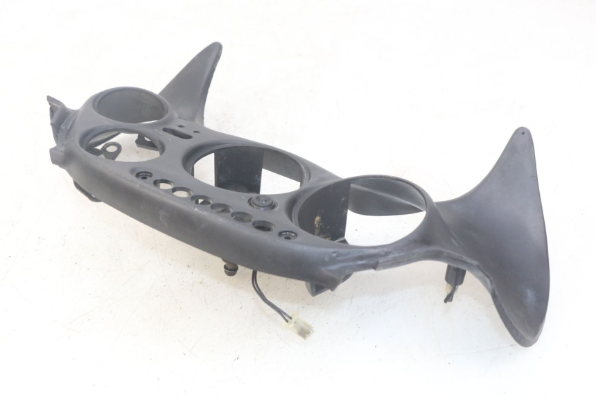 photo de SPEEDOMETER SURROUND TRIUMPH SPRINT ST 955 (1999 - 2001)