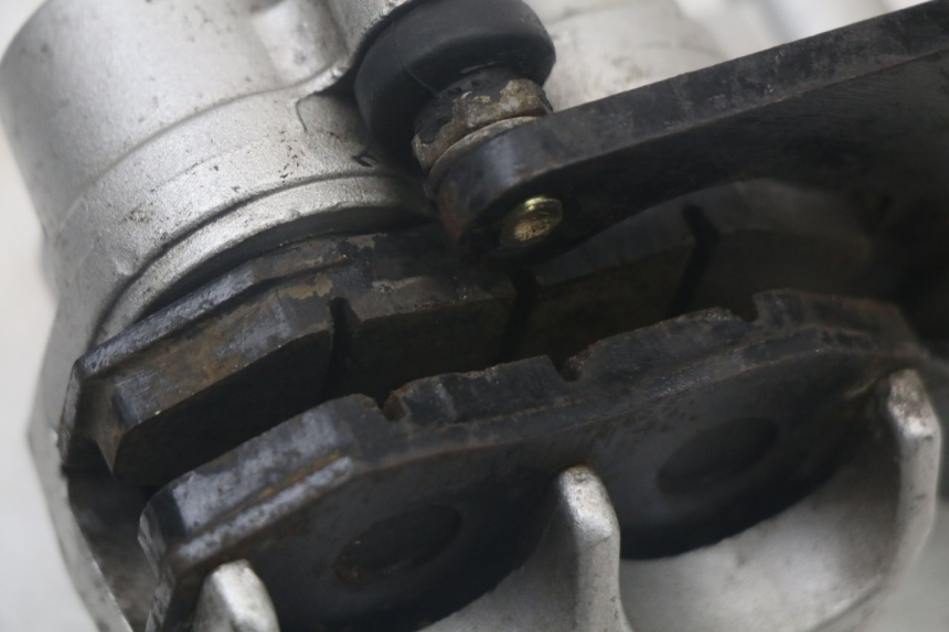 photo de REAR BRAKE CALIPER JONWAY AZTRAL 125 (2008 - 2017)